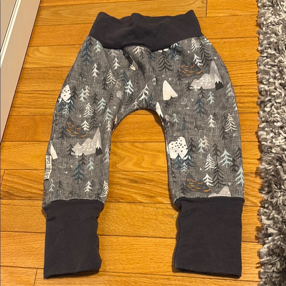 Cozy grow with me  Kids Forest Print Bottoms - Gray